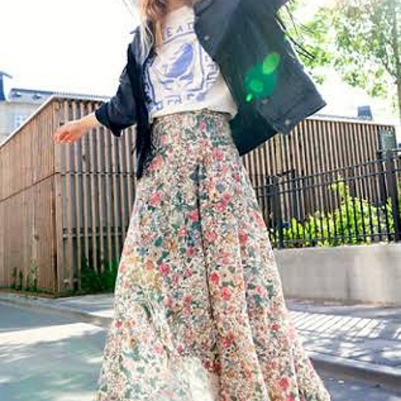 AUGUSTE THE LABEL Spring Rose Wylde Floral High Waisted Maxi Skirt - Picture 5 of 16